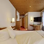 Adler Отель 4*