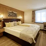 ホテル アドラー 4*