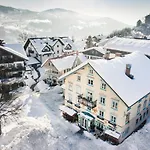 Отель Adler Оберштауфен