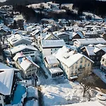 Отель Adler Оберштауфен
