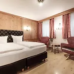 アドラー 4*